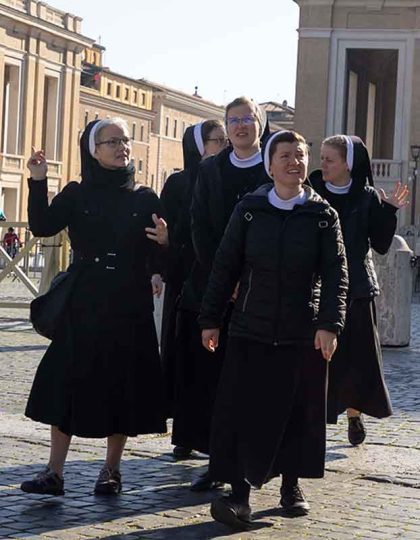 Pope: Jesus Pursues Brokenness to Offer Healing