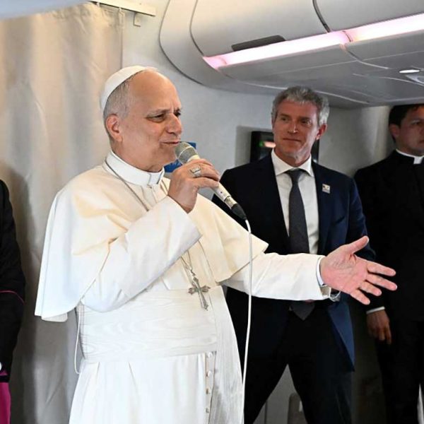 Pope on plane to Angola