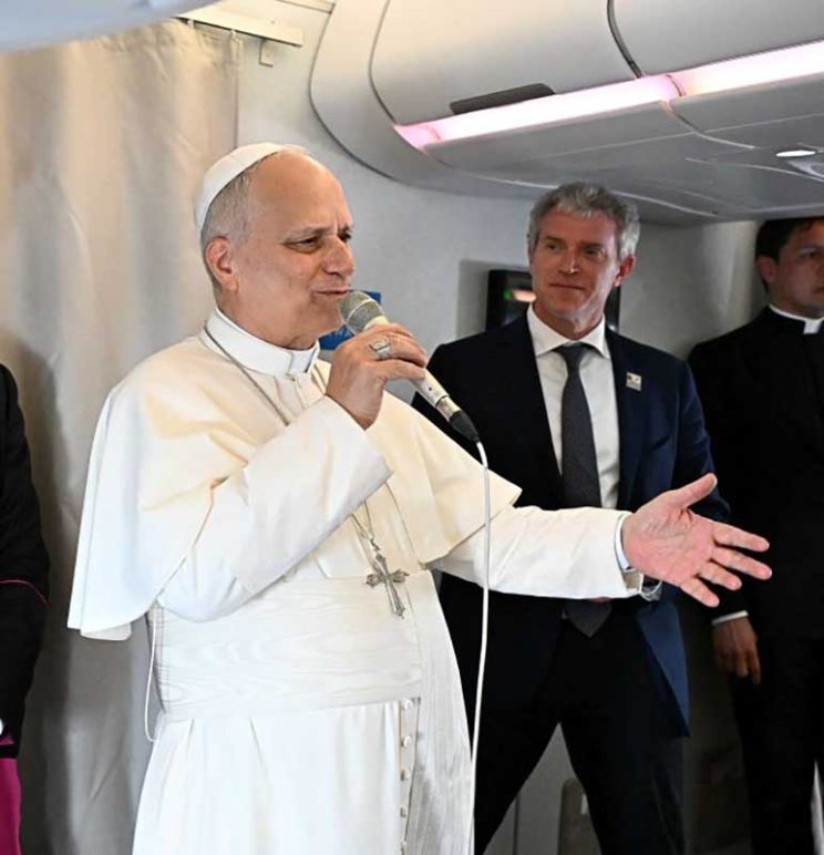 Pope on plane to Angola