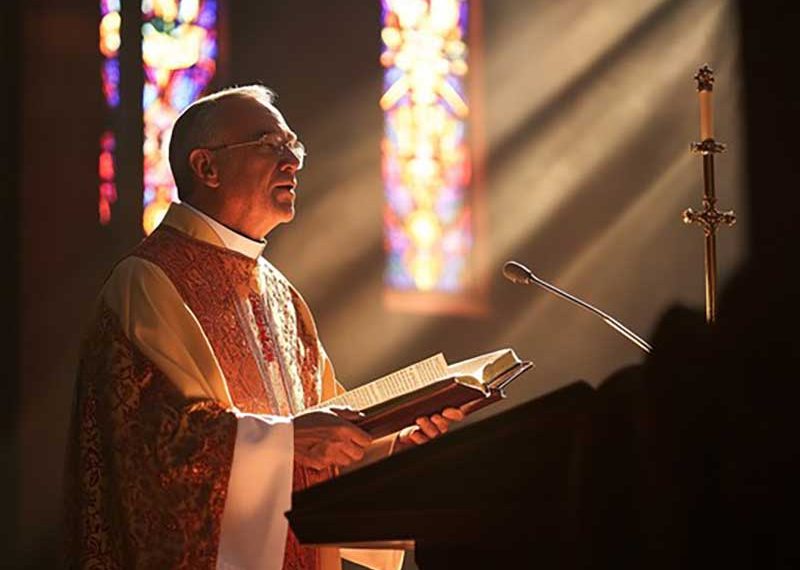 priest-giving-homily