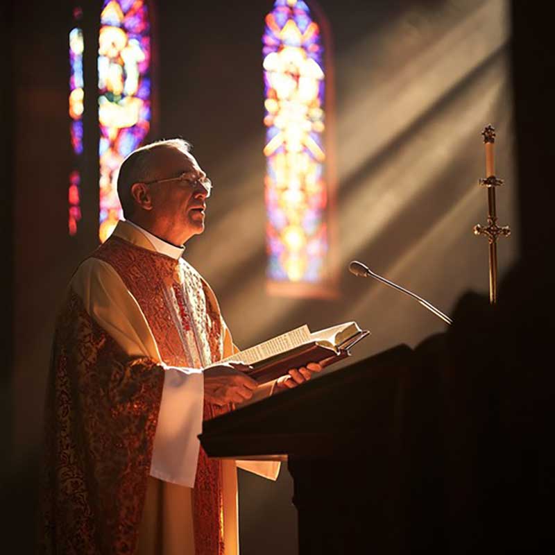 priest-giving-homily