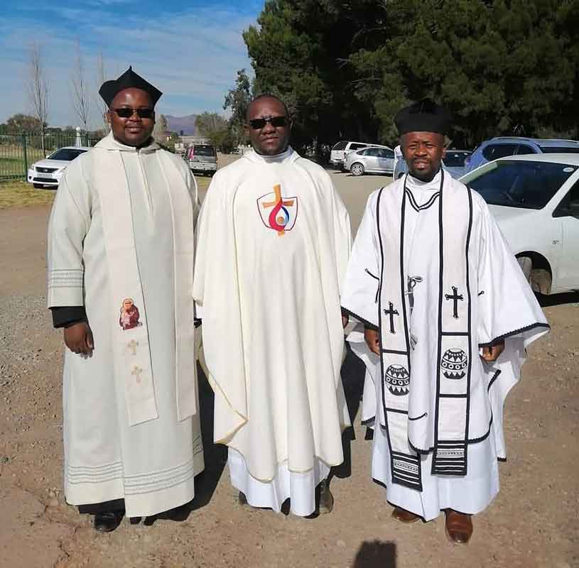 Fr SamenteLeft Fr Matywatywa Middle and Fr Fongoqa